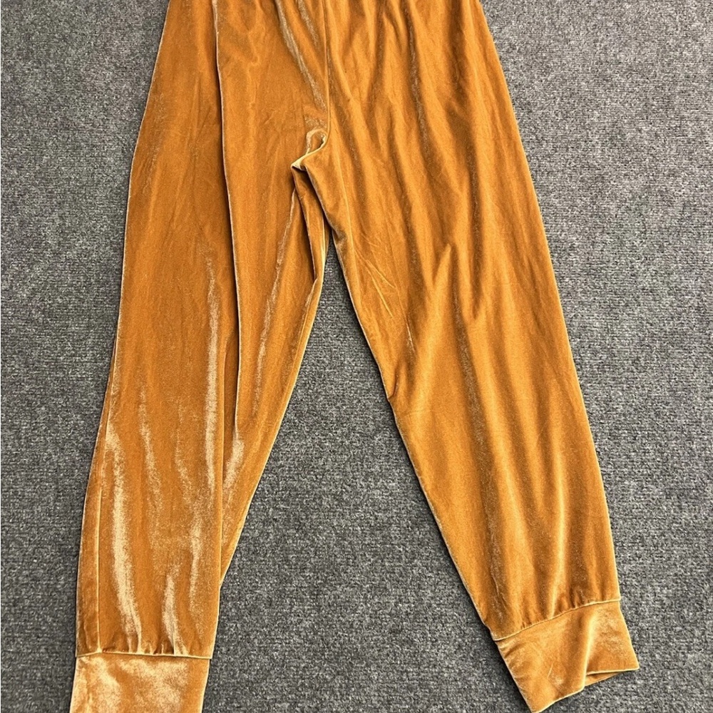 Fabletics velour Joggers Velvet gold lounge pants Drawstring Size Medium - Picture 2 of 5